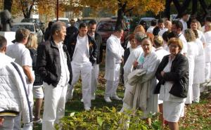 Ljekari iz UKC-a Tuzla štrajkovali tokom pauze